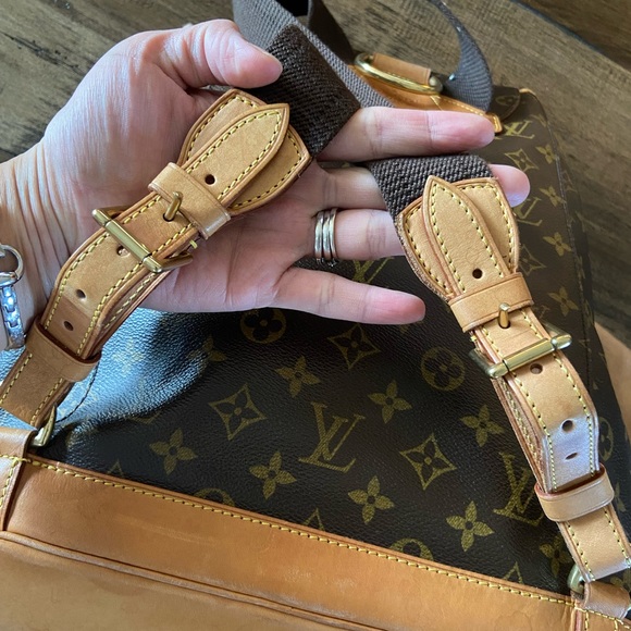 Authentic Louis Vuitton GM - Picture 5 of 13